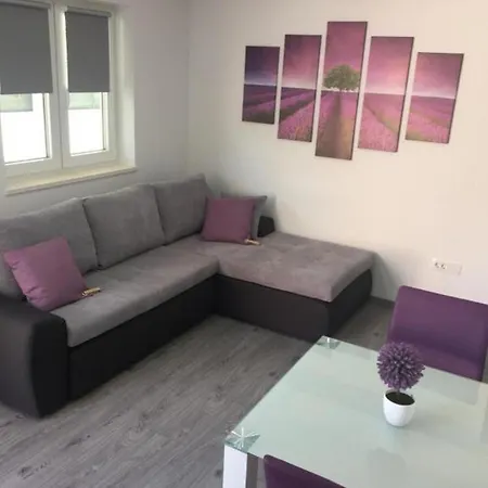 Apartment With A Parking Space Kastel Gomilica, - 22714 *